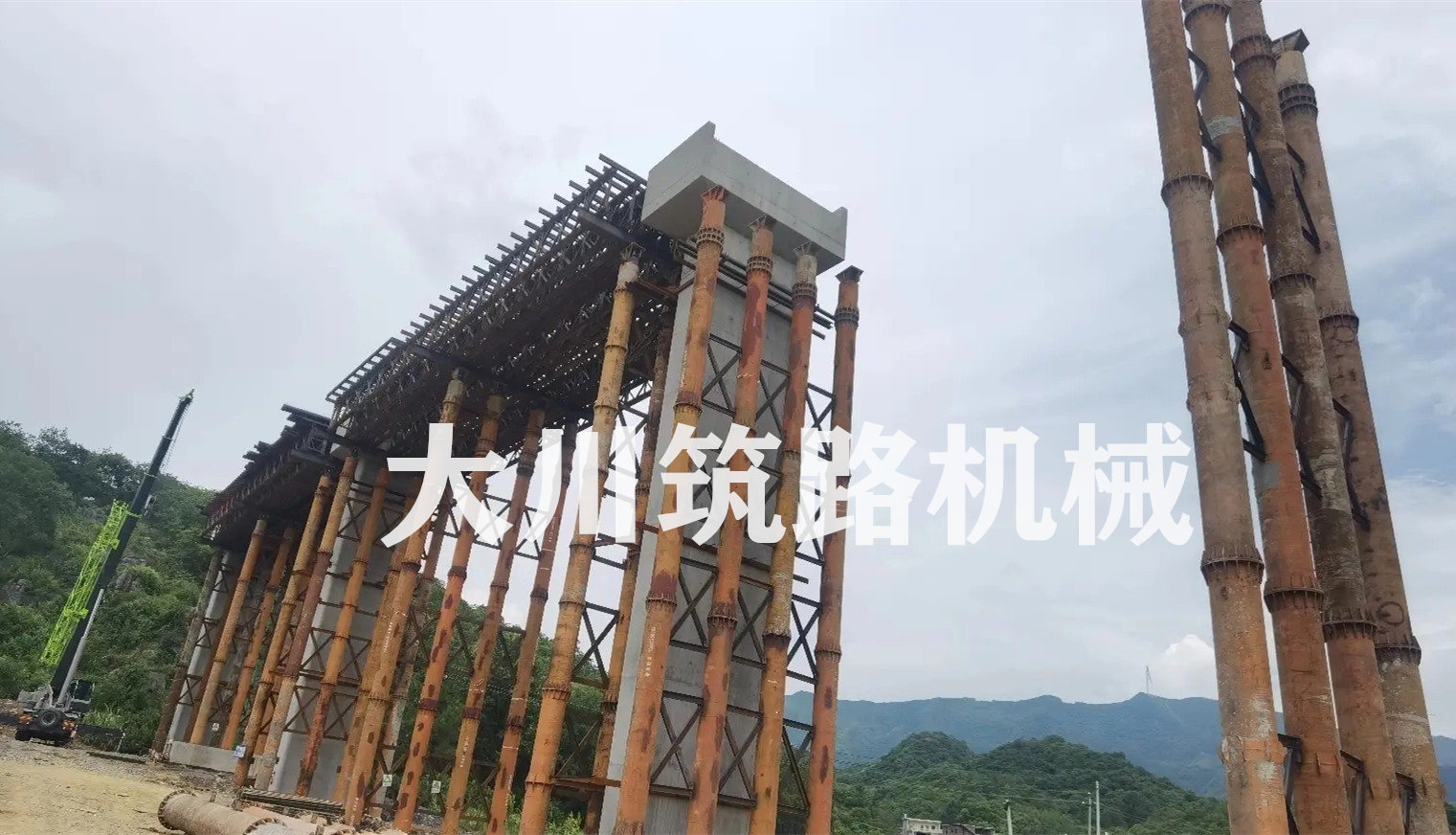 郴州大川筑路機(jī)械有限公司,湖南筑養(yǎng)路工程機(jī)械生產(chǎn)銷售,湖南筑養(yǎng)路工程鋼橋生產(chǎn)銷售